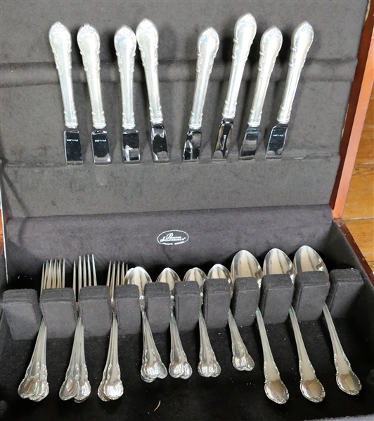 32 Pieces of Lunt "Modern Victorian" Sterling Silver Flatware - Including Dinner Knives, Forks, Teaspoons, and 3 Table/Serving Spoons