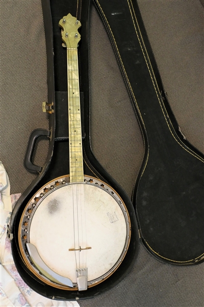 4 String Banjo - Star Bracket Hooks - Cow on Banjo Head - In Case