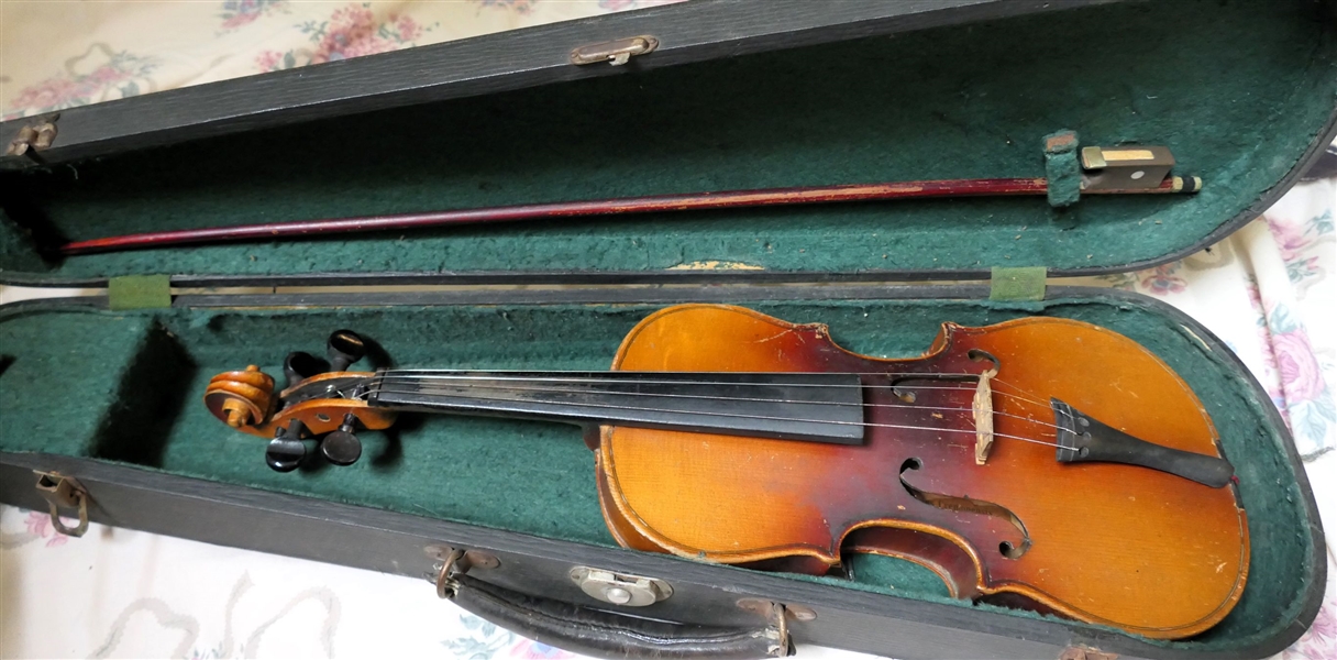 Antonius Stradivarius Crimsonness - Violin - Made in Czechoslovakia - With Bow and Extra Strings - In Case