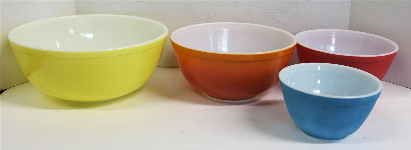 Nesting Set of 4 Pyrex Primary Color Mixing Bowls 