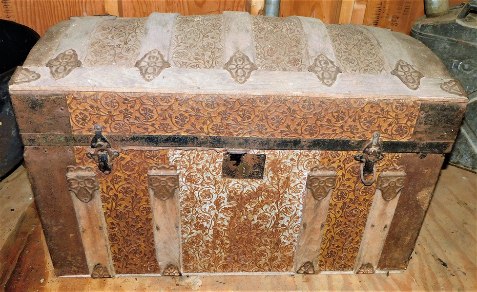 Round Top Trunk with Tray Missing 1 Leather Handle