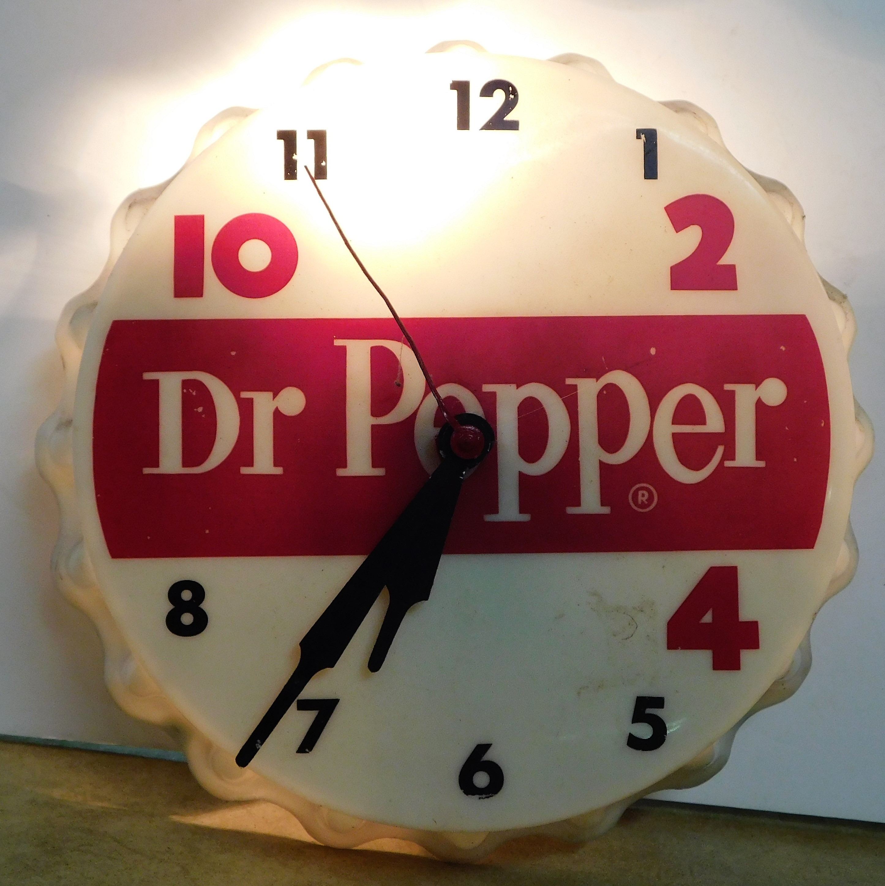 Lot Detail - Plastic Dr. Pepper 10, 2,& 4 - Bottle Cap Clock Lot Detail - Plastic Dr. Pepper 10, 2,& 4 - Bottle Cap Clock