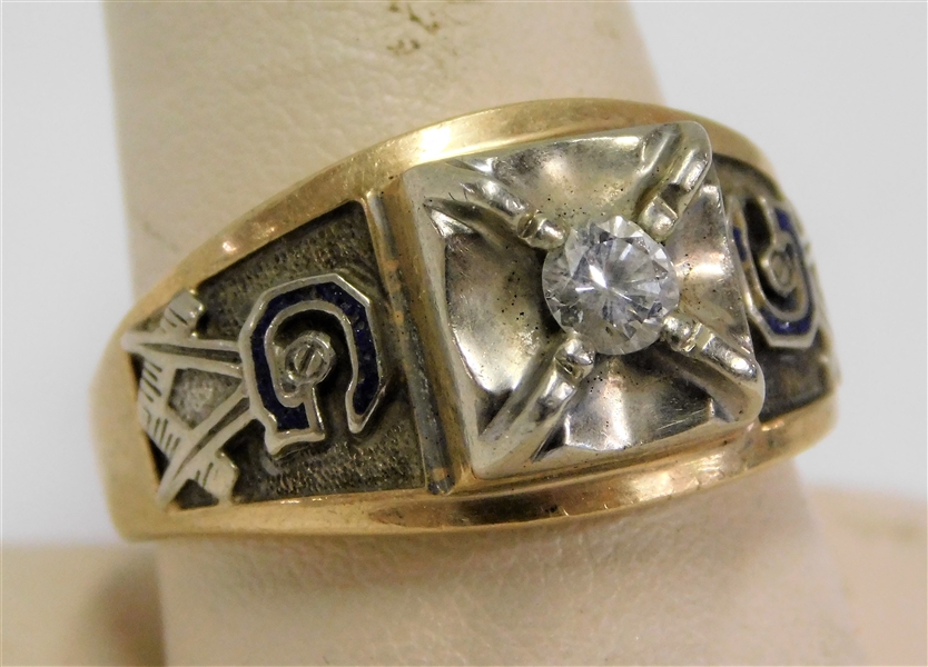 14kt Yellow Gold Masonic Ring with Diamond in Center - Size 10 3/4