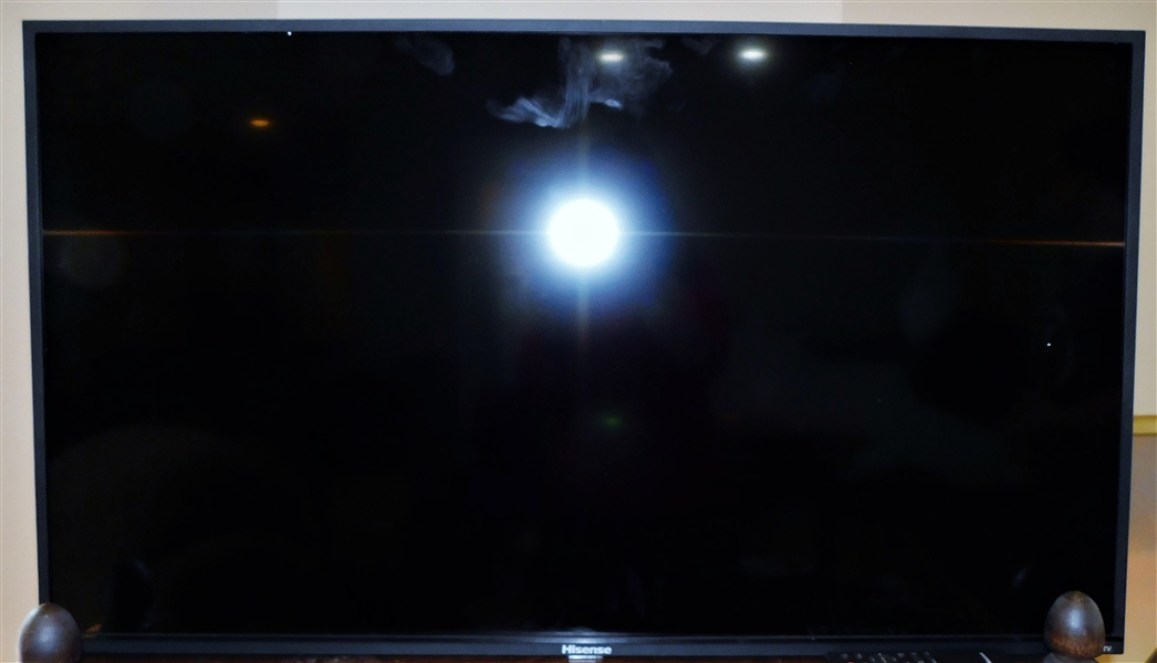 Hisense Roku Tv - Dated March 2021 - 39" Diagonally- With Wall Mount on Back - NO REMOTE