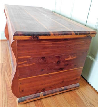 Nice Cedar Hope Chest with Divided Tray - 20 1/2 tall 43 by 19 1/2 