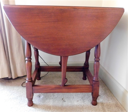 Small Drop Leaf End Table - 24 1/2 tall 26 by 12 1/2 Closed 32 Open 