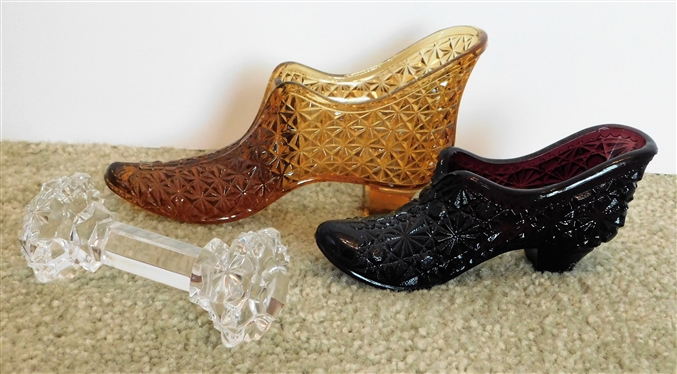 2  Daisy and Button Glass Shoes and Crystal Knife Rest 