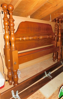 Y&J Furniture Cherry Queen Sized Cannon Ball Bed with Wood Rails