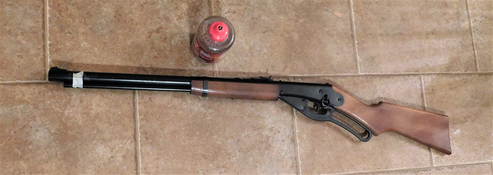 Daisy Model 1938 B - BB Gun and Mostly Full Canister Of BBs