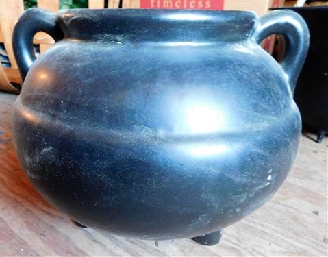 Roseville USA 3 Footed Planter 8 1/2 tall 10 Handle to Handle