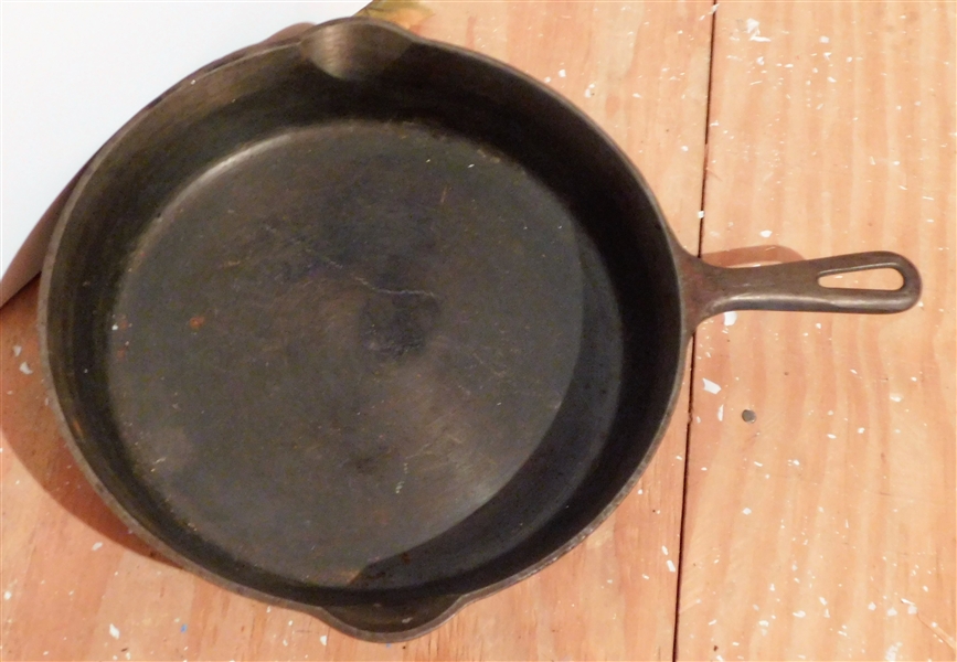 Griswold Number 9 Cast Iron Frying Pan - Very Clean 