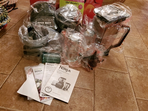 Ninja Blender with Accessories and Instructions 