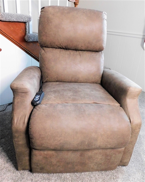 Like New Jackson Furniture Industries "Cat Napper" Petit Lift Chair -  Manufactured Oct. 2020 - Works Perfectly - Very Clean - 40" tall 30" by 33"