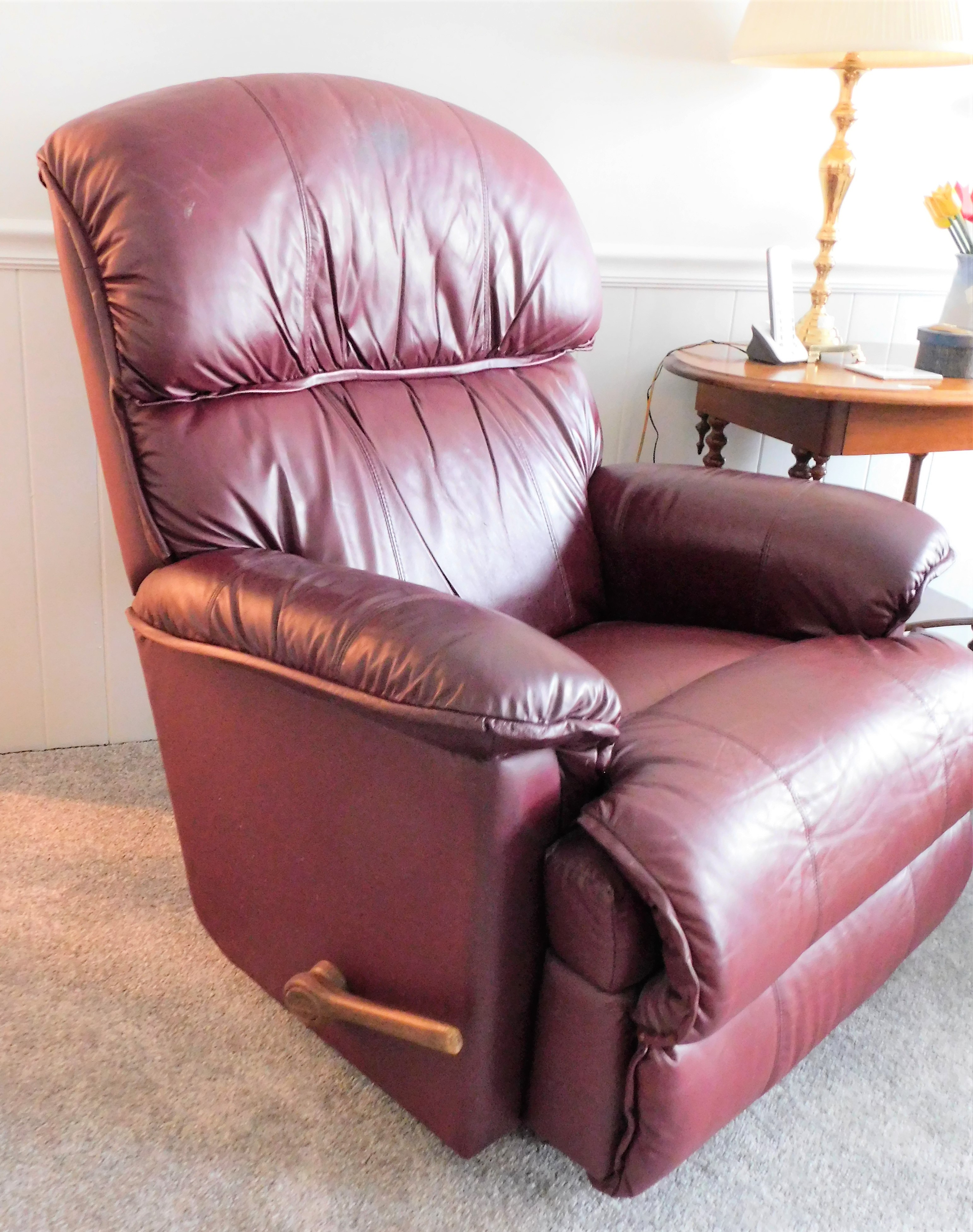 Lot Detail Burgundy Leather Lazy Boy Recliner 39 tall 31 by 36