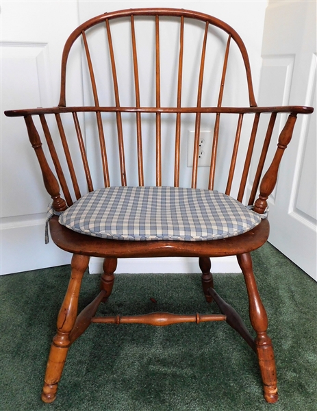 Plank Bottom Windsor Arm Chair - 35" tall 25" Arm to Arm