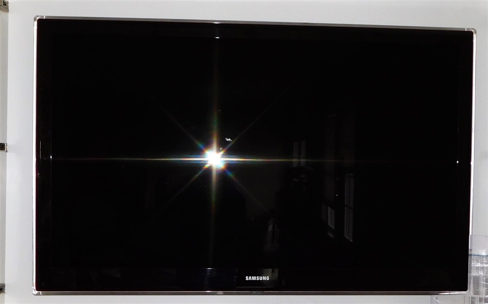 Samsung Series 5 - 550 Smart Television - with Remote - Measures 54" Diagonally - With Wall Mount