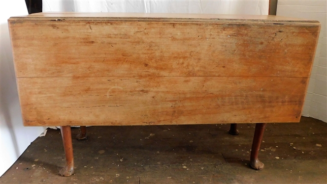 Walnut Queen Anne Drop Leaf Table -Pegged Top - Scalloped Apron -Damage to 1 Foot - 26 1/2 46 by 16 Each Leaf Measures 16 