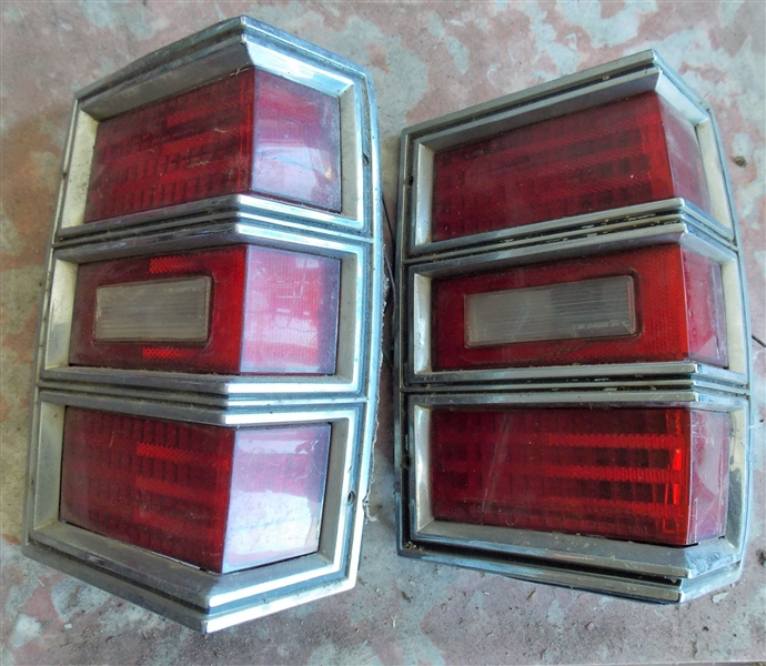 Left and Right Hind Lights - For Buick or Chevy 