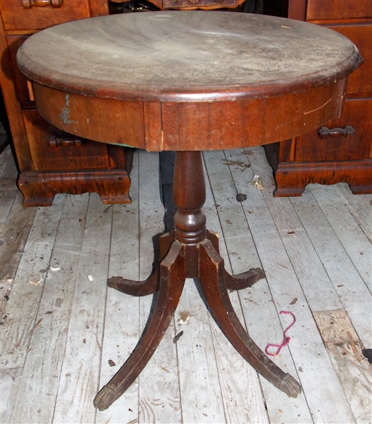 Duncan Phyfe Style Drum Table with Claw Feet - Measures 25" by 22"