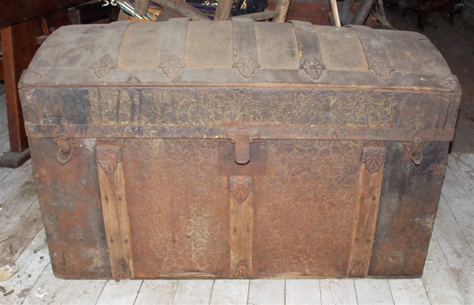 Round Top Trunk with Tray - 1 Leather Handle is Broken - Measures 21" tall 34" by 18 1/2"