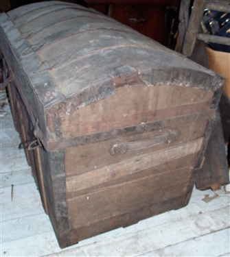 Round Top Trunk with Tray - 1 Leather Handle is Broken - Measures 21 tall 34 by 18 1/2