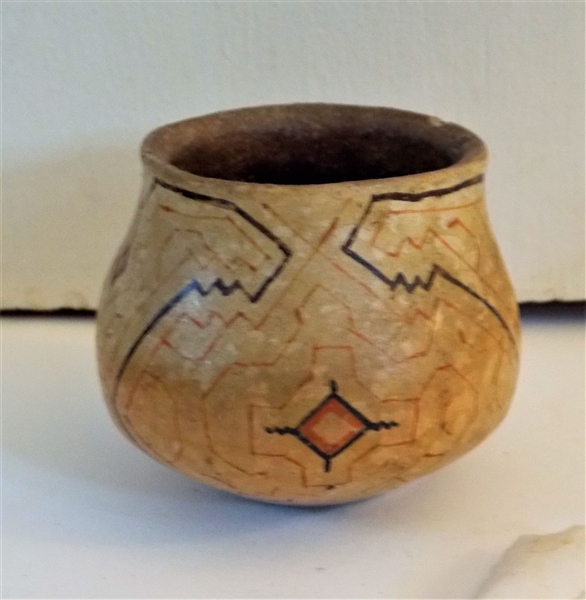 Small Native American Pottery Vessels and Quartz Arrowhead - Vessel Measures 2 1/4" tall Arrowhead is 2" long