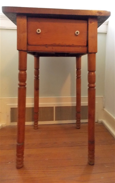 Pine Single Drawer Pegged Table with Splayed Legs - Single Drawer with Porcelain Knobs - Measures 30" tall 18 1/2" by 21 1/2"