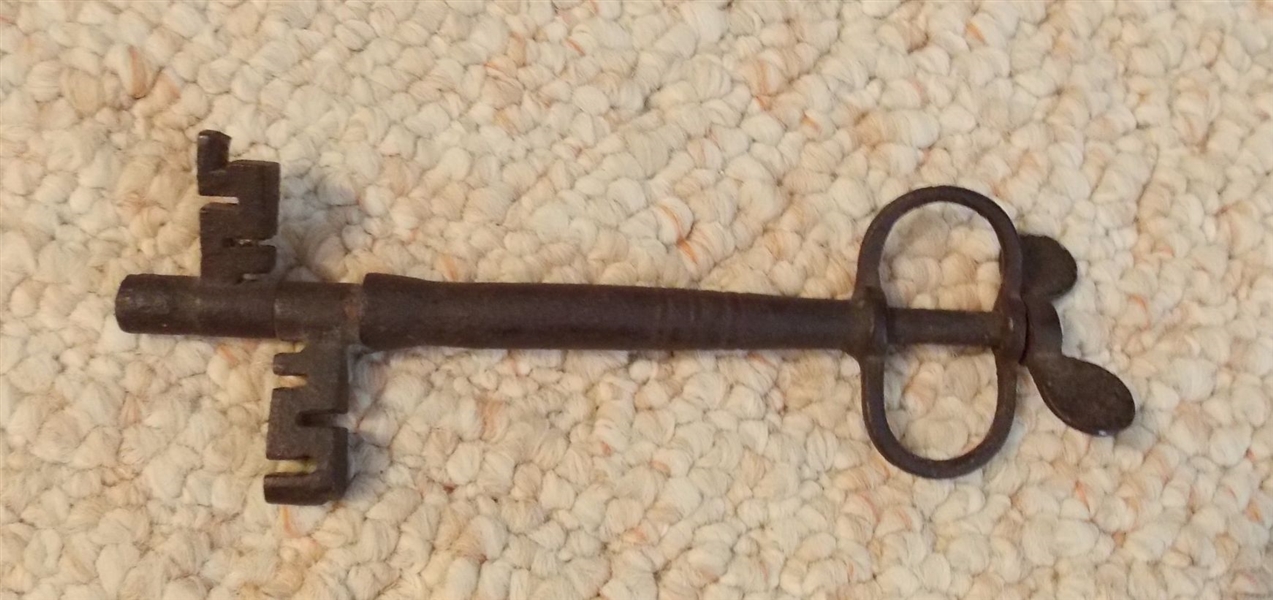 Unusual Late 18th Century Rotating Key - Measures 7 3/4" Long 