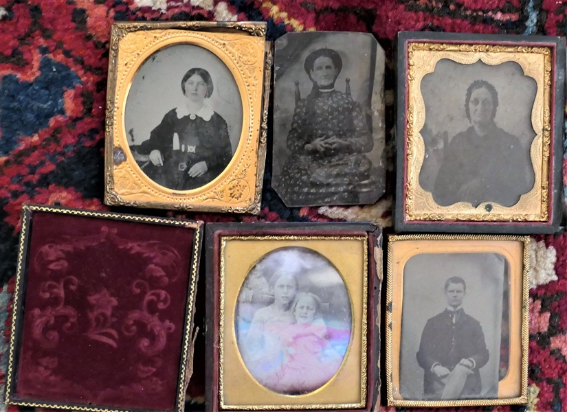 4 Tin Types and 1 Daguerreotype in Case