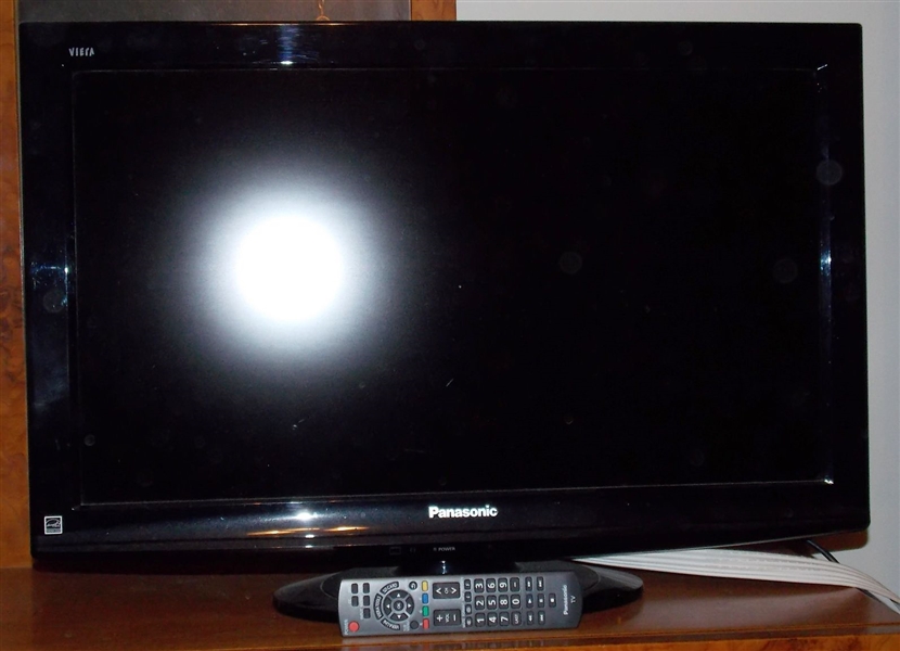 Panasonic VERA LCD TV - 32" 