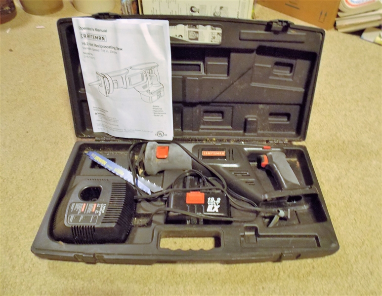 Craftsman 19.2 Volt Reciprocating Saw - Battery Operated with case and Instructions
