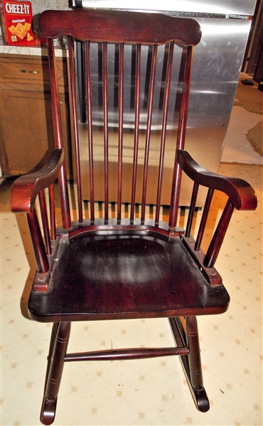 Thomas Pacconi Classics Rocking Chair - Measures 42 1/2" 24" by 19"