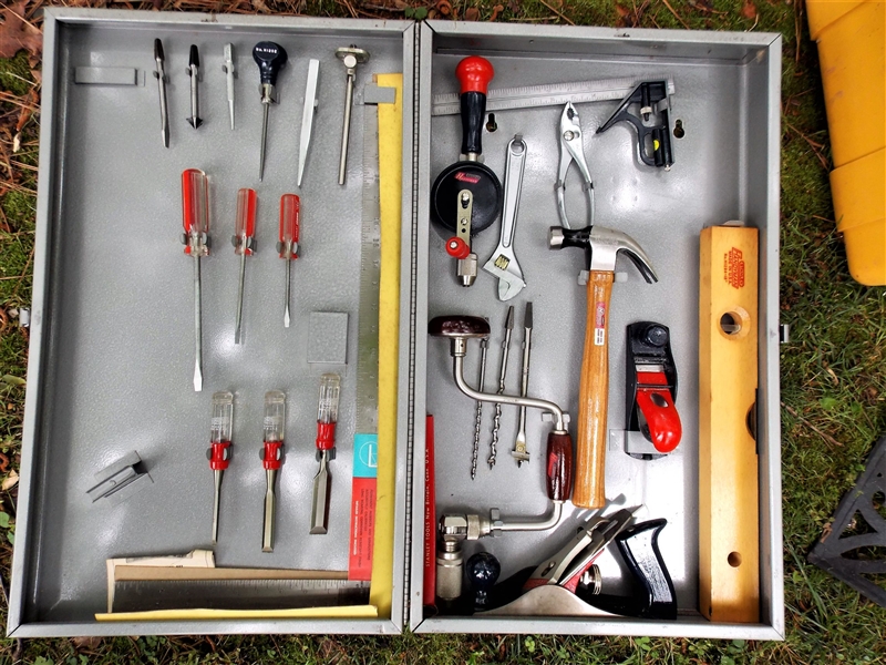 Stanley Handyman Tool Set in Hanging Wall Cabinet 