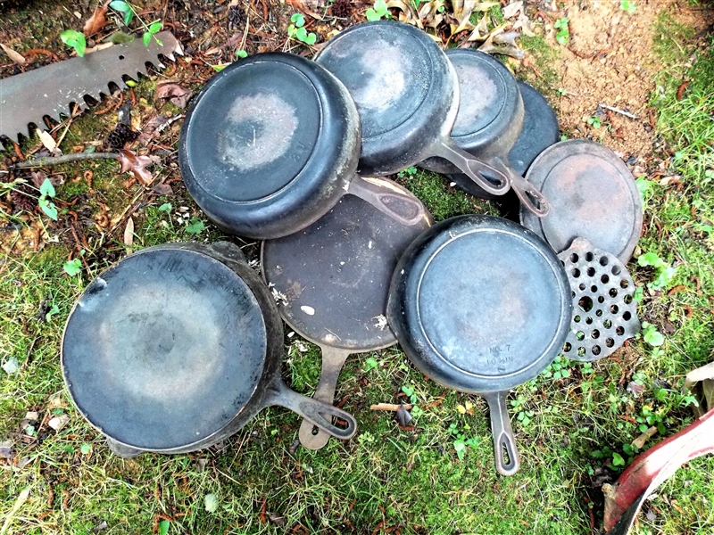 6 Cast Iron Frying Pans 