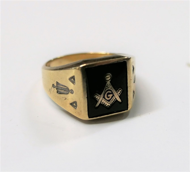 10kt Yellow Gold Masonic Ring with Black Onyx Center Stone 