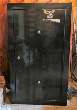 Homak Home Security 8 Gun Cabinet / Safe - Locks and Has Keys Measures 55 tall 35 by 10