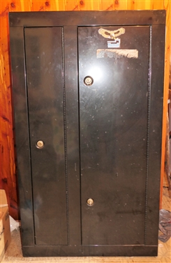 Homak Home Security 8 Gun Cabinet / Safe - Locks and Has Keys Measures 55 tall 35 by 10