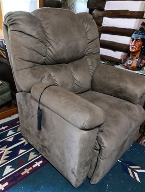Schewls Home Tan Microfiber Lift Chair - Purchased March 11, 2022 - with 5 Year Warranty - Very Clean / Like New - 