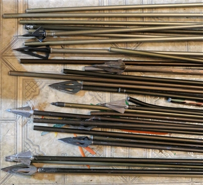 2 Quiver with Arrows including Razor Tips - Black Quiver is by Bear