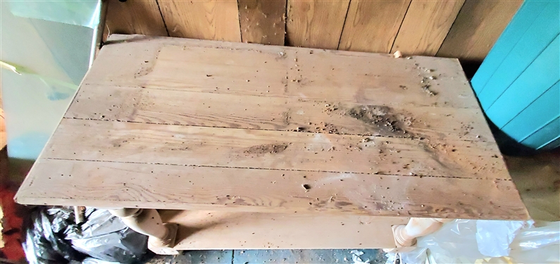 Nice Pine Turned Leg Table