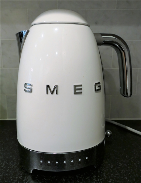 White Smeg Electric Kettle 