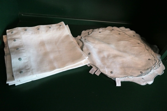 Juliska Linen Napkins and Placemats - White with Green Trim and Dots - 8 Place Mats Measuring 15 Across and 8 Napkins