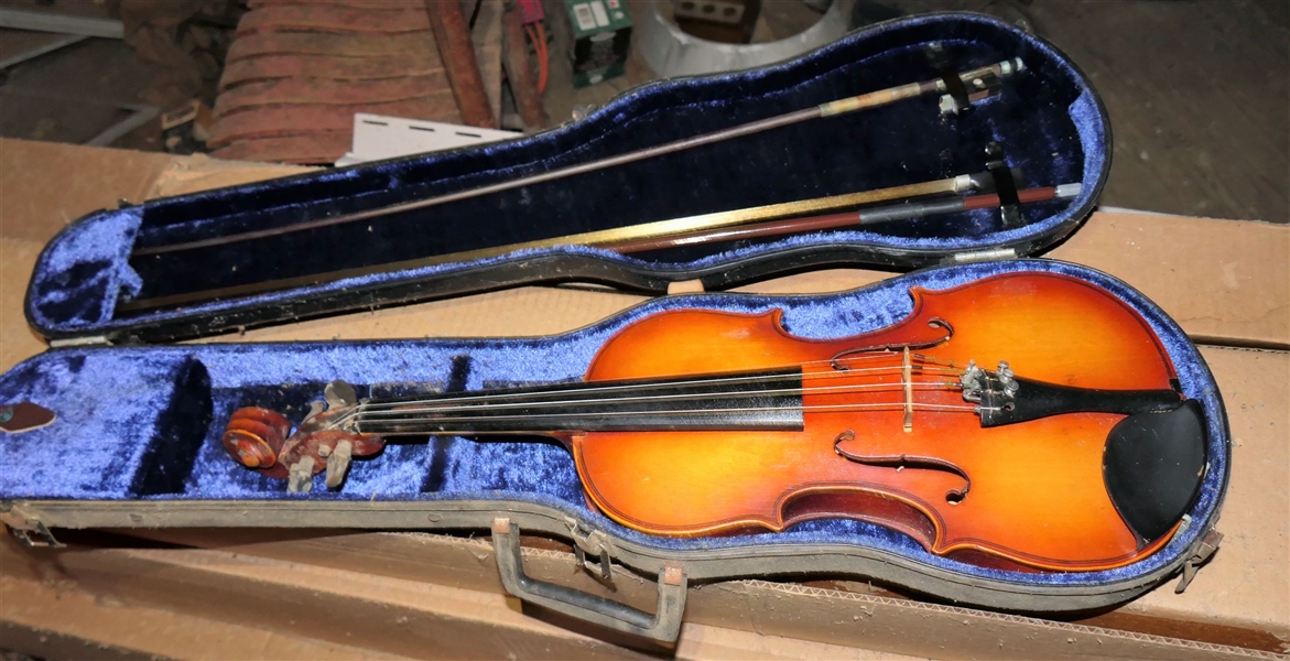 Violin in Case with 2 Bows