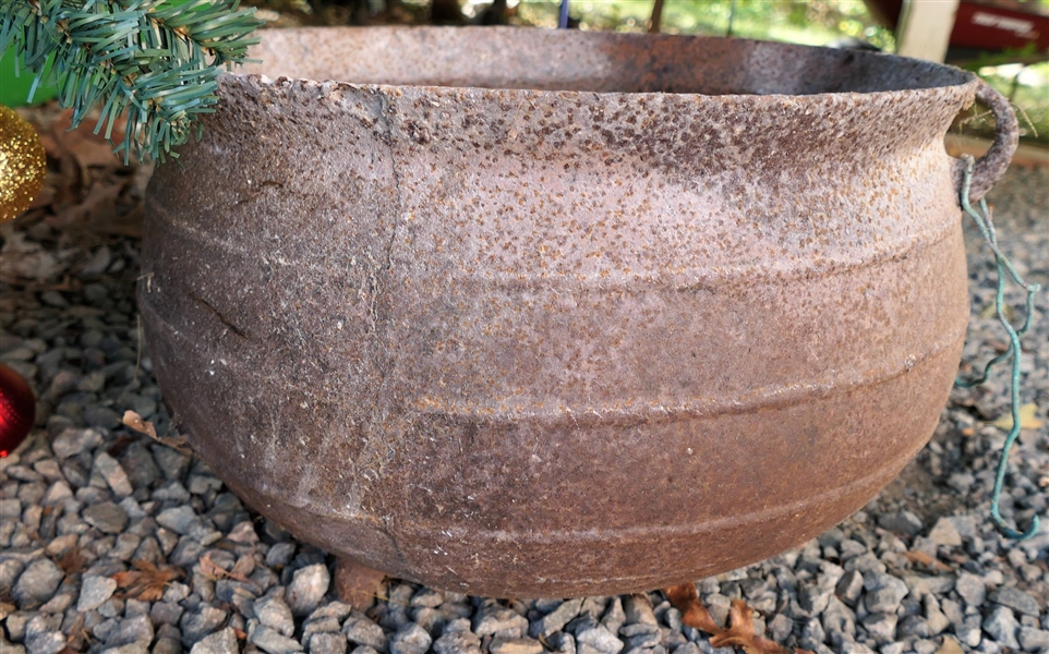 8 Gallon Cast Iron Stew Pot - Measures 16 1/4" Across