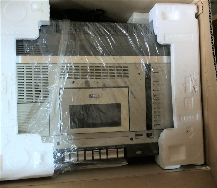 SONY SL-5400- Betamax Videocassette Recorder - In Original Box