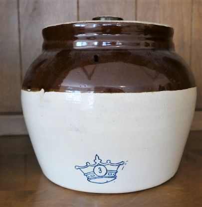 3 Quart Bean Pot with Lid - Blue Crown Mark 