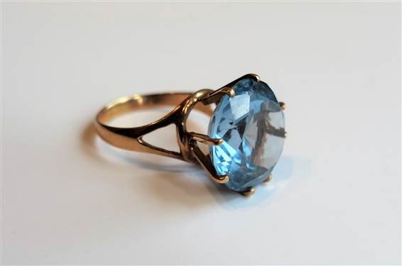 14k Yellow Gold Blue Topaz Ring - Size 8 1/4 - Large Faceted Stone - 1/2" Across