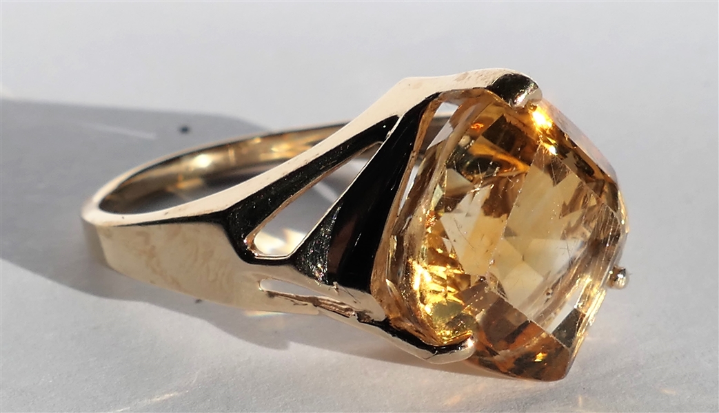 14kt Yellow Gold and Citrine Ring Size 8 1/2