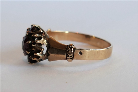 Antique Gold Ring with Ruby / Garnet Cluster - Size 7
