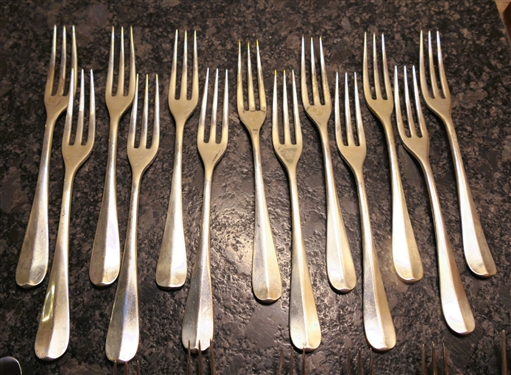 80 Piece Set of Stieff Sterling Silver - Williamsburg Queen Anne Restoration Flatware - 12 - 6 Piece Setting